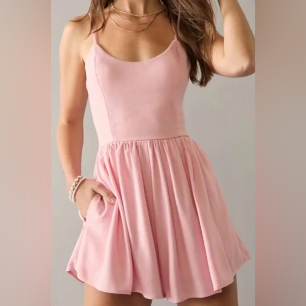 NWT Mi Ami Bow Tie Back Flowy Pink Romper Medium